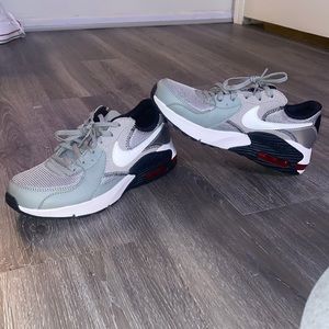 Nike Air Max sneakers size 6.5 brand new condition